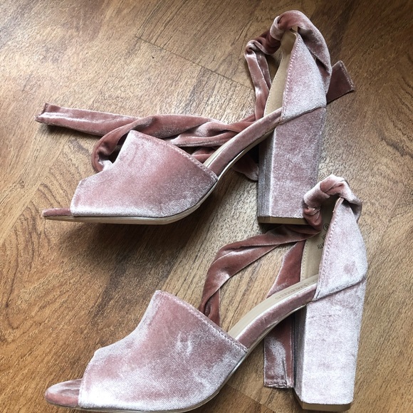 Catherine Catherine Malandrino Velvet Chunky Heels - Picture 8 of 8